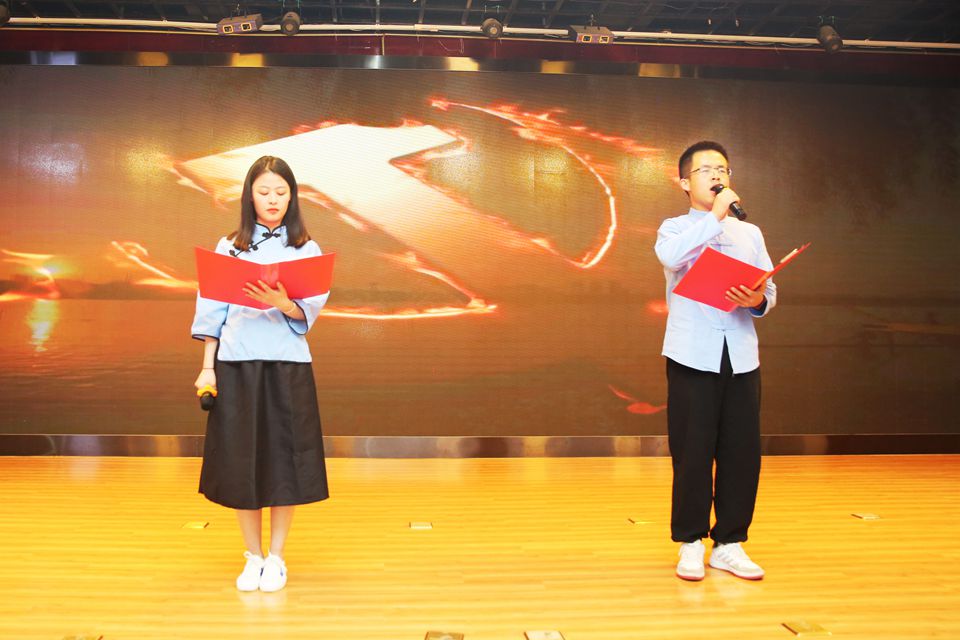 诗歌朗诵5.4.jpg